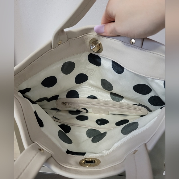 Kate Spade Cream Fold-over Buttery Leather Bag with adjustable should strap - Picture 5 of 8